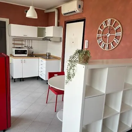 Gerenzano Apartments Lejlighed *